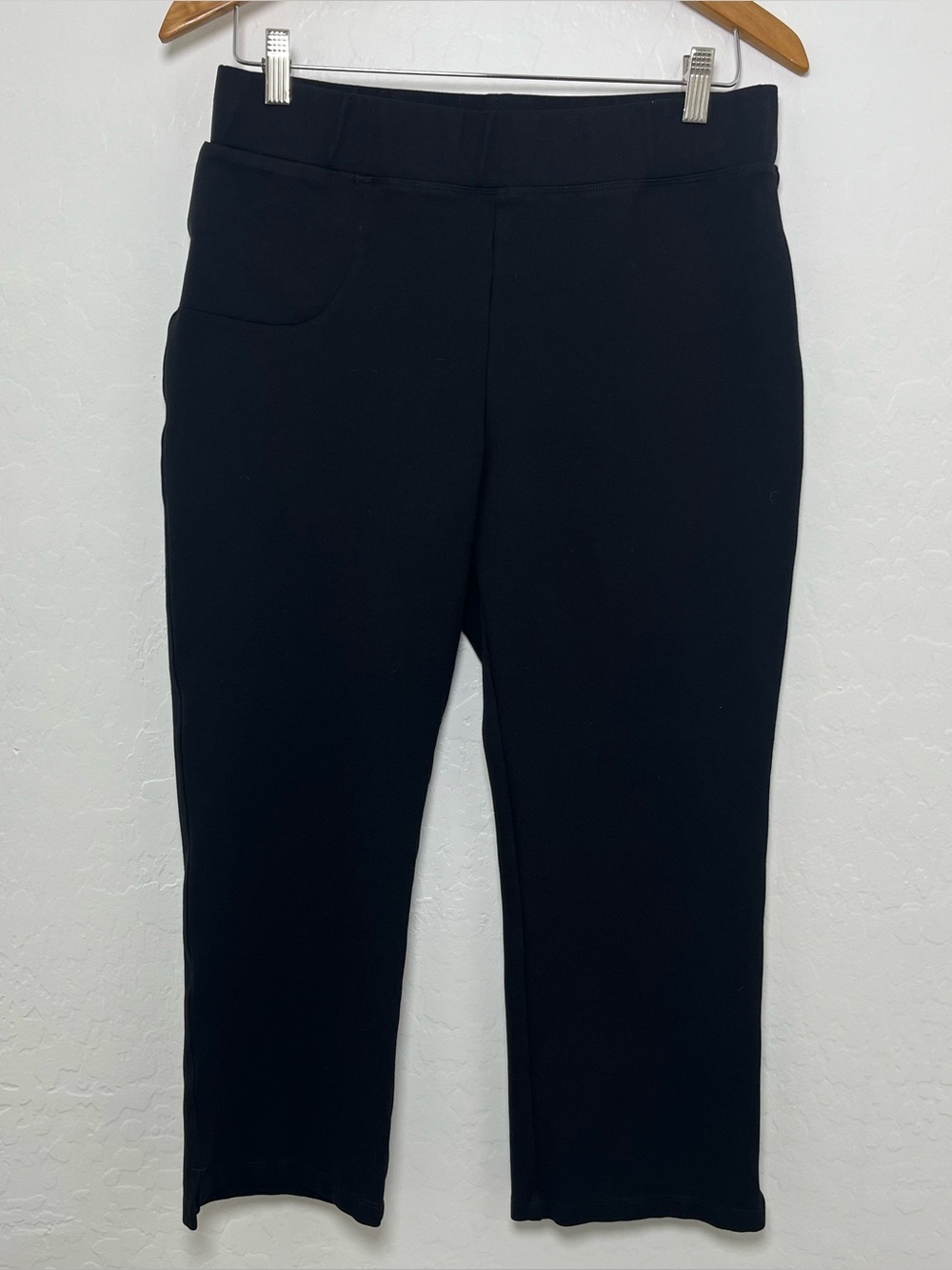 Quince Ultra-Stretch Ponte Kick Flare Pant in Black Size L